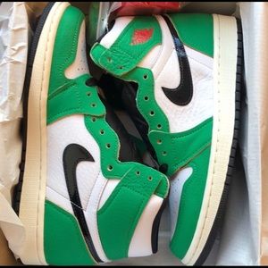 Size 7.5 women’s lucky green Jordan 1 brand new never worn